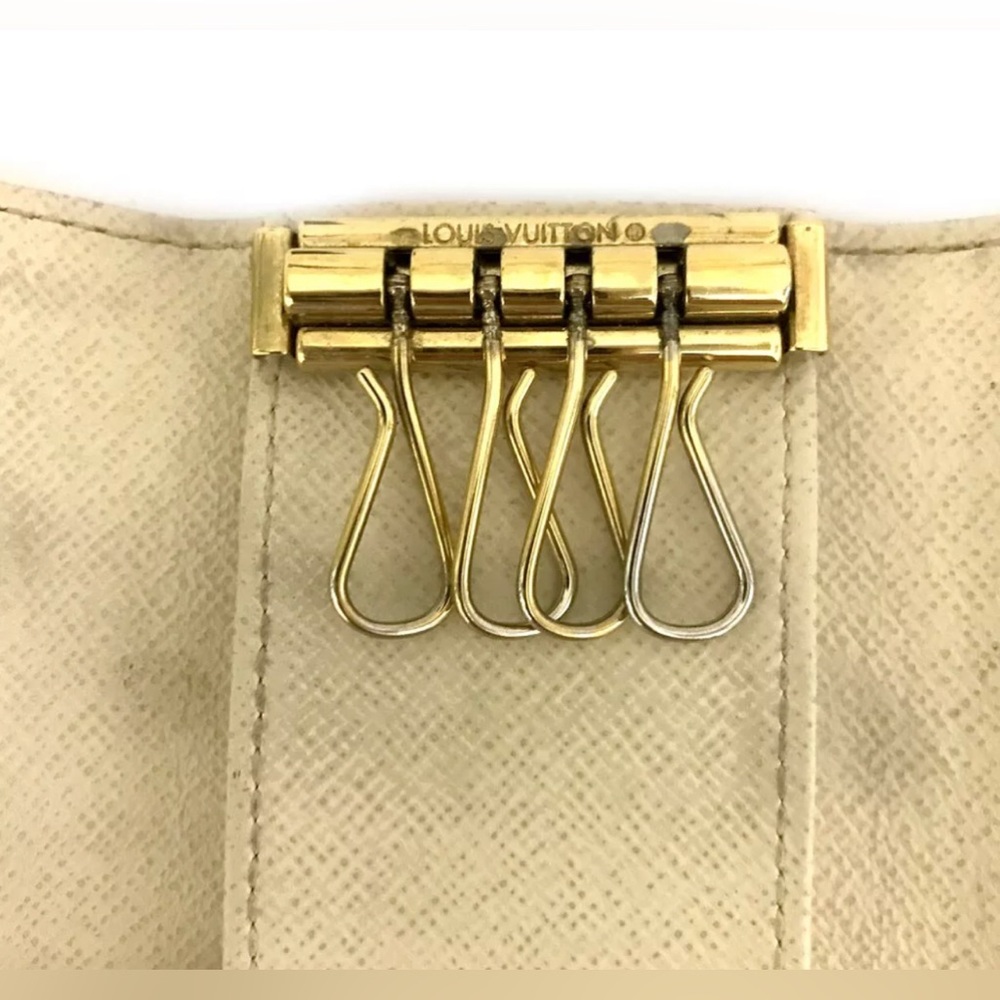 Louis Vuitton Damier Azur 4-Key Holder Case 😍🤍🔥 - Picture 10 of 10